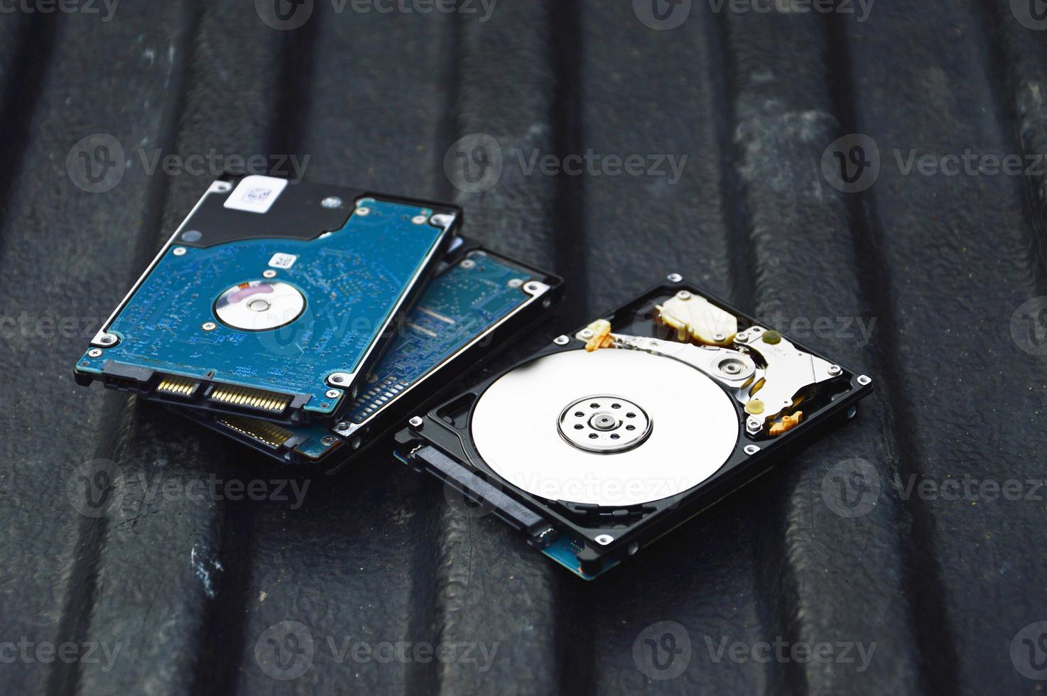 2.5-inch spinning disk type hard drive images are still commonly used today. photo