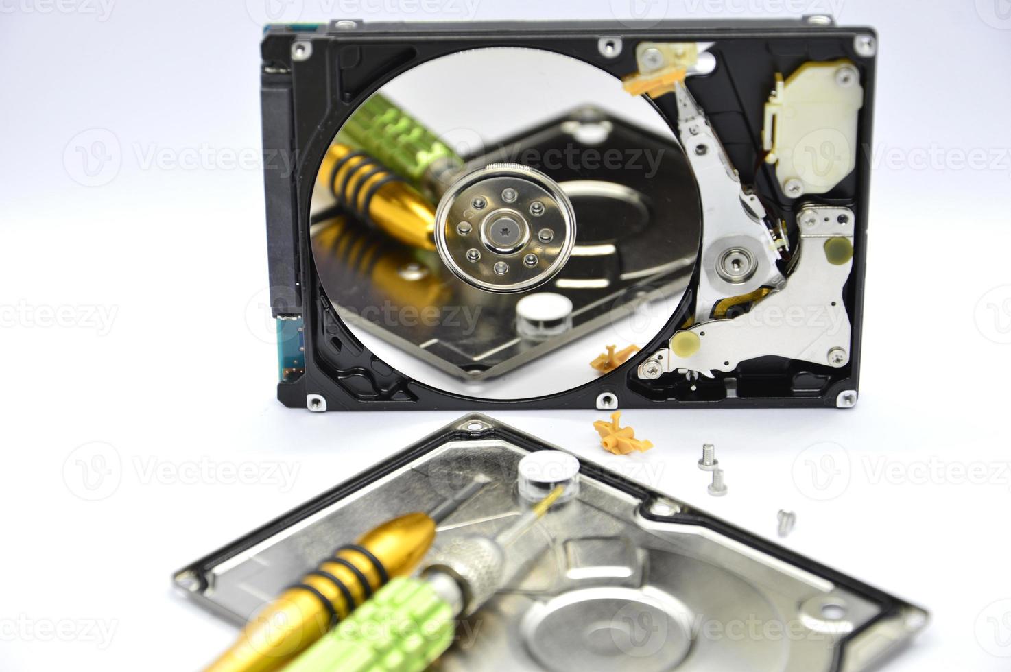 2.5-inch spinning disk type hard drive images are still commonly used today. photo