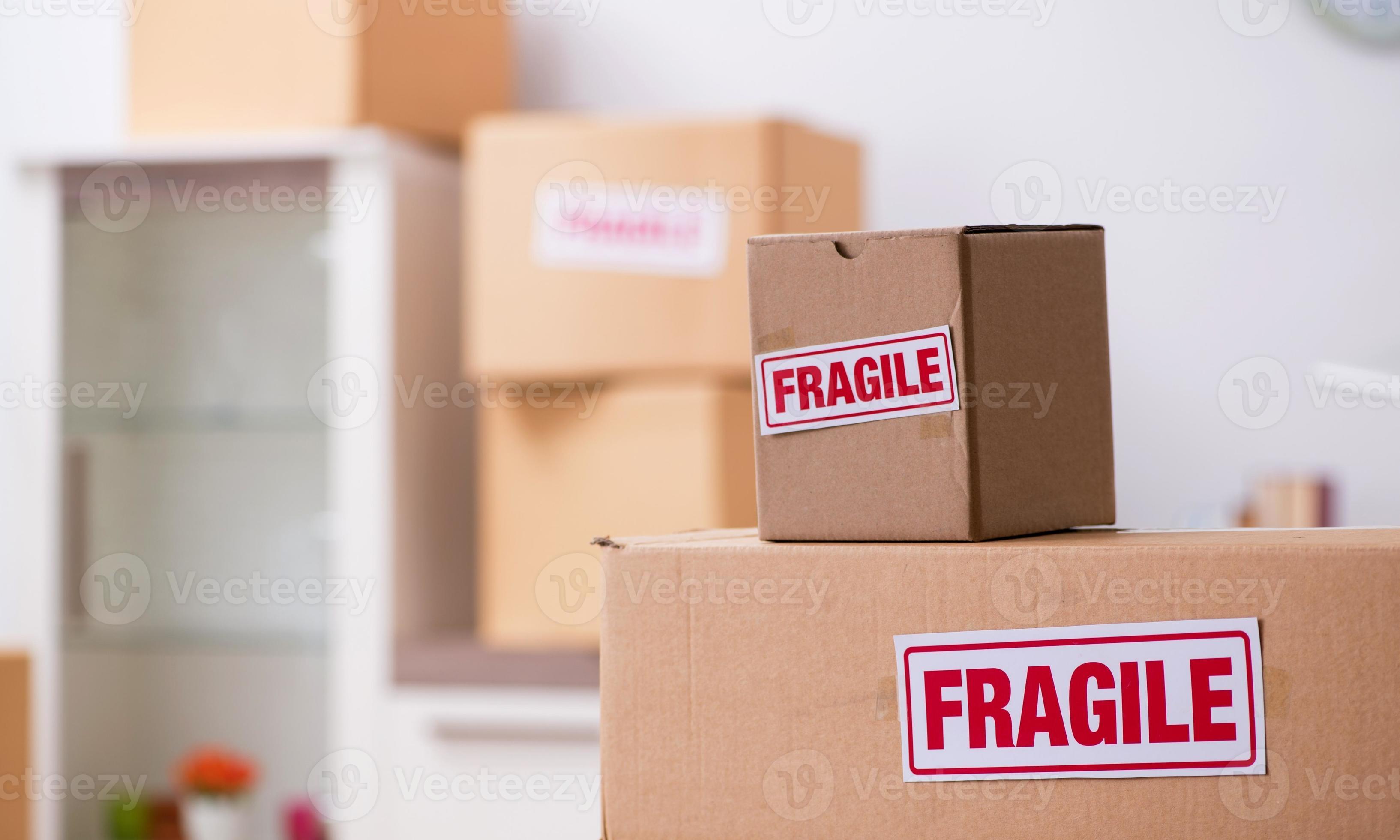 Fragile Carton Box Packaging, Shopping Carton BoxDelivery. 17091790