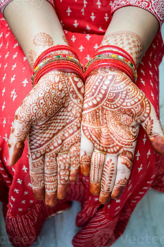Places you can go to for Henna designs this Karwa Chauth-sonthuy.vn