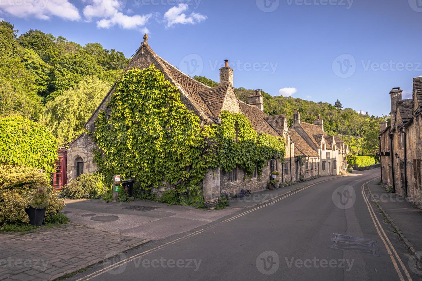 antigua ciudad de Cotswolds de Castle Combe, Inglaterra. foto