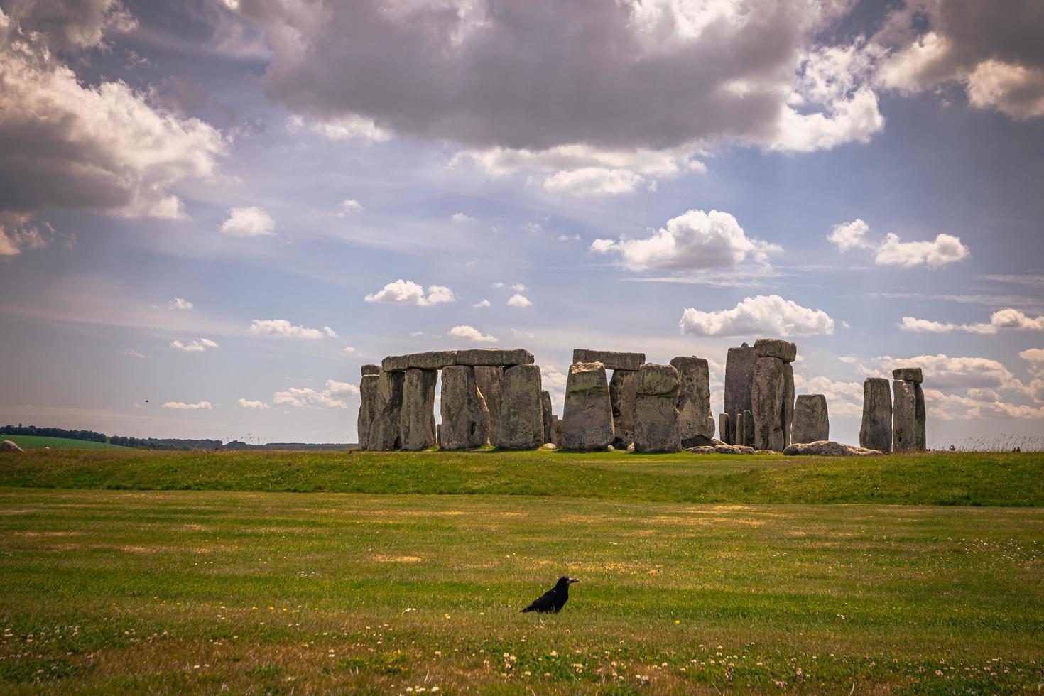 ruinas antiguas del sitio druida de stonehenge en la llanura de salisbury, inglaterra. foto