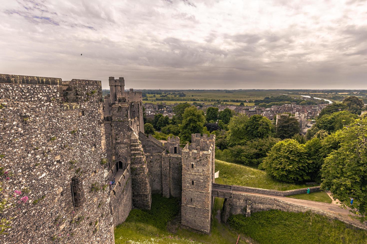 el épico castillo medieval de arundel, inglaterra. foto