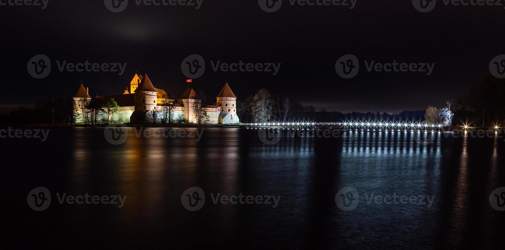 trakai castle at night photo