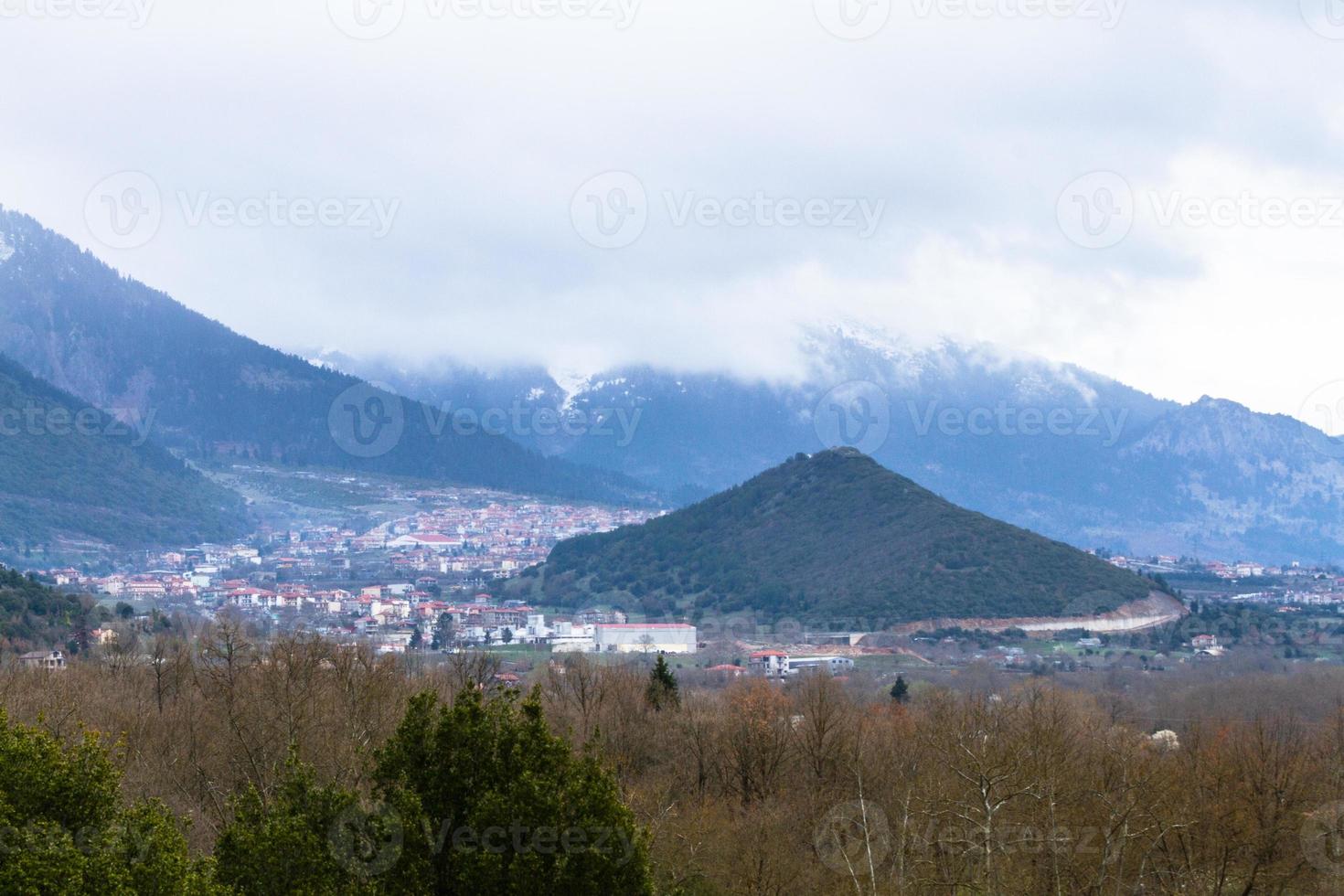 paisajes del parque natural tzoumerka foto