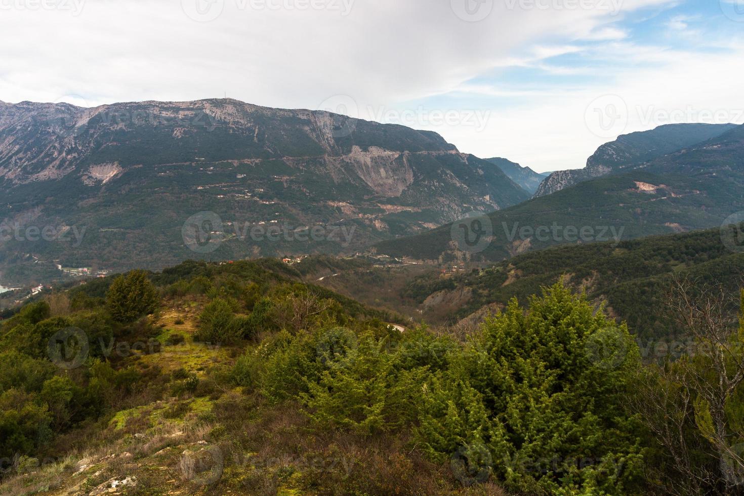 paisajes del parque natural tzoumerka foto