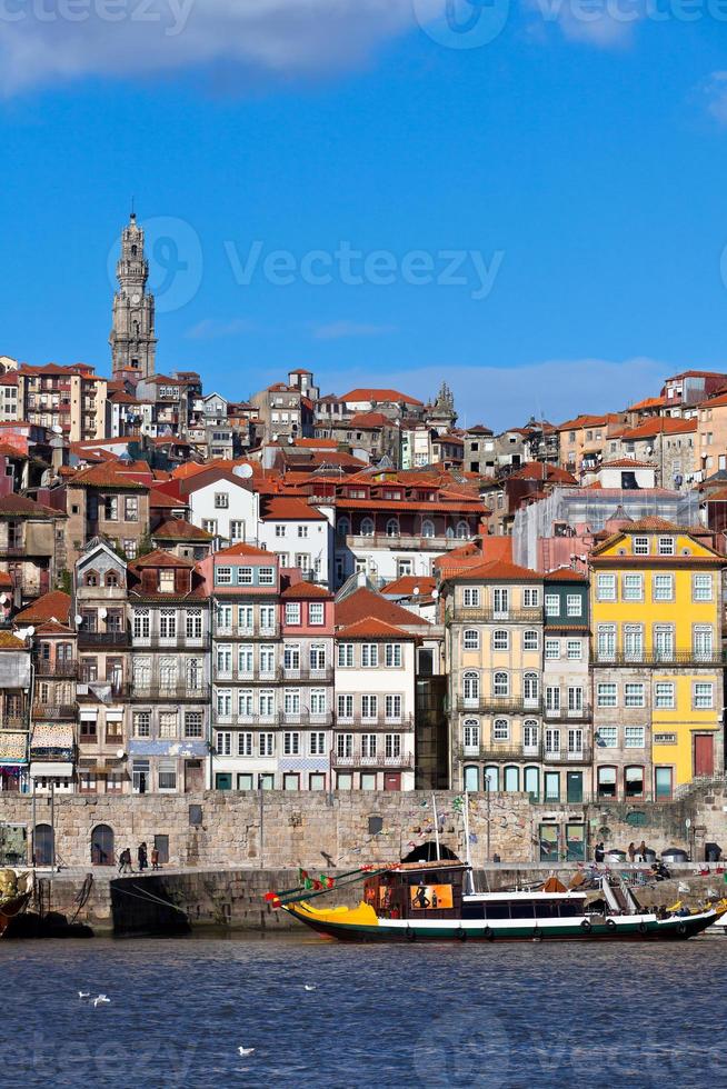 descripción general del casco antiguo de oporto, portugal foto