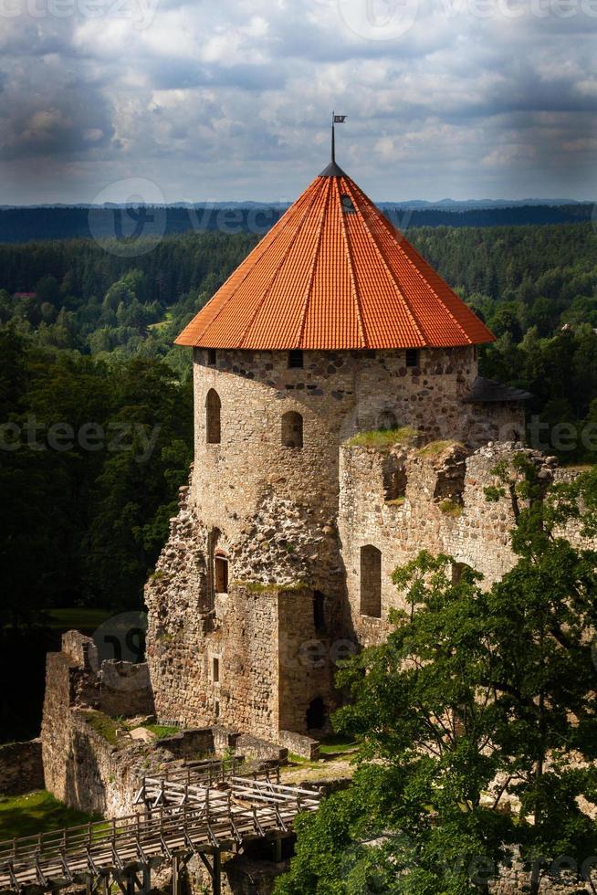 ciudad de cesis en el verano foto