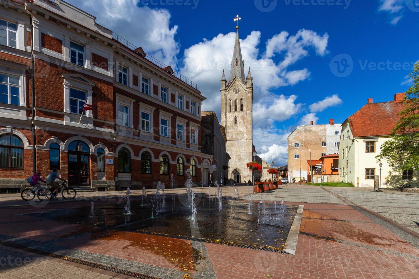 ciudad de cesis en el verano foto