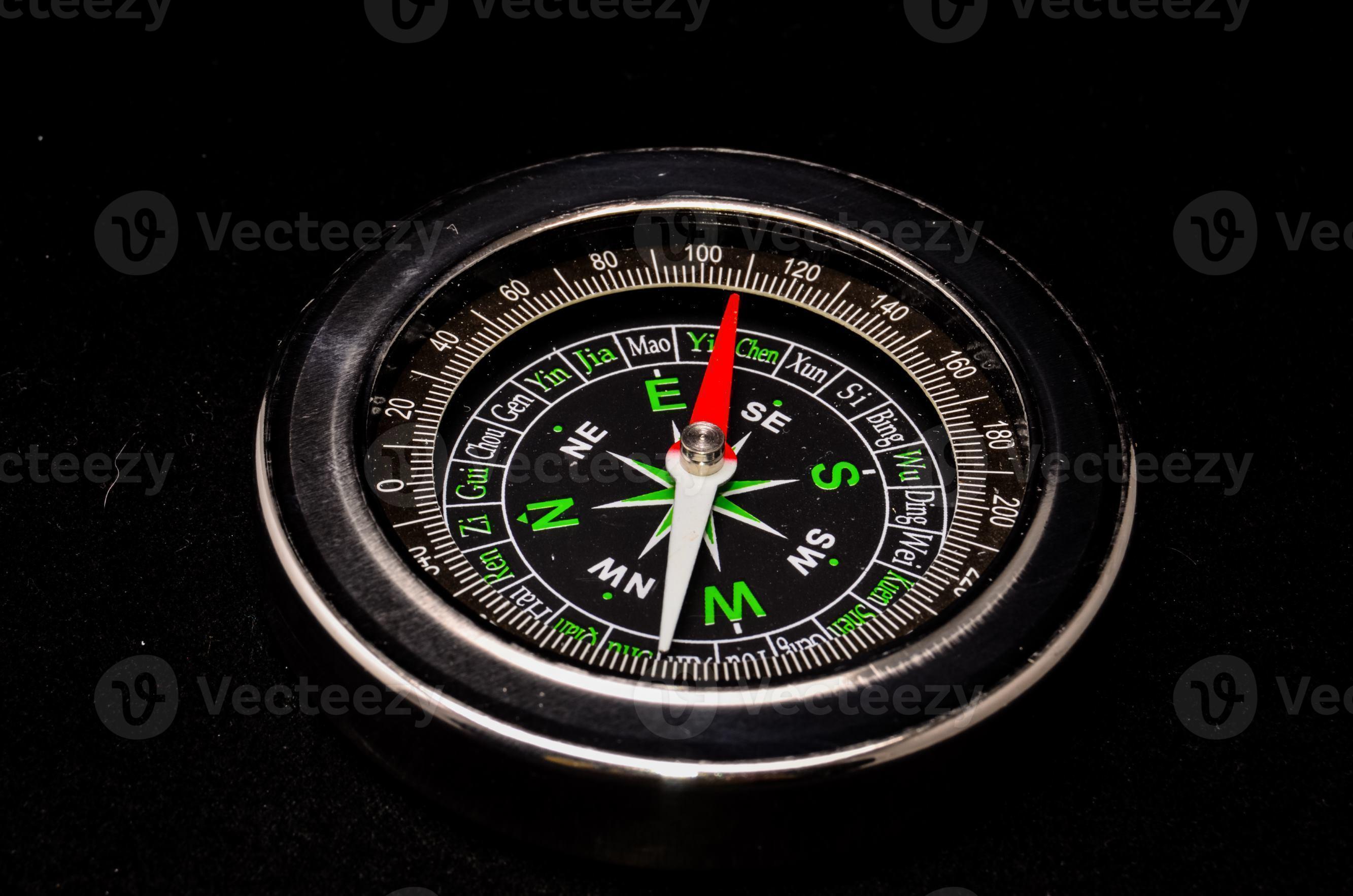 Isolated analog compass 17165975 Stock Photo at Vecteezy