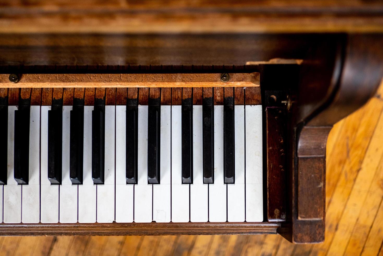 Wood piano keyboard photo