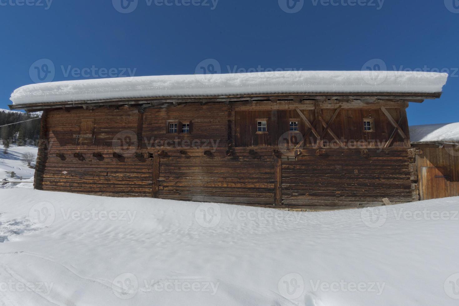 Old wood cabin house photo