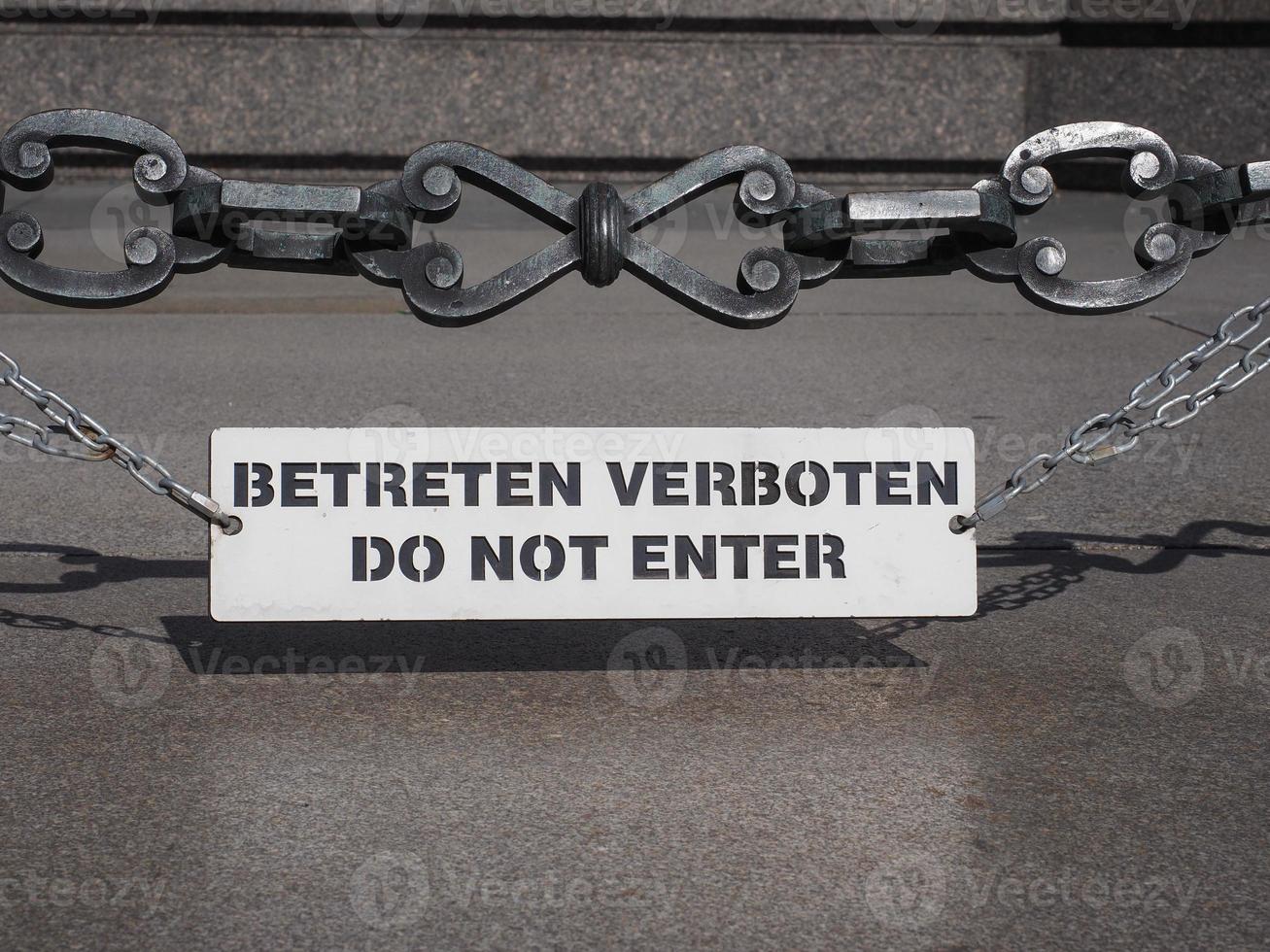 Do not enter sign in German and English photo