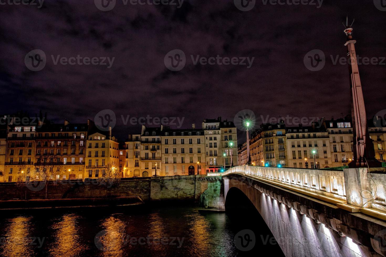 paris pont neuf vista nocturna foto