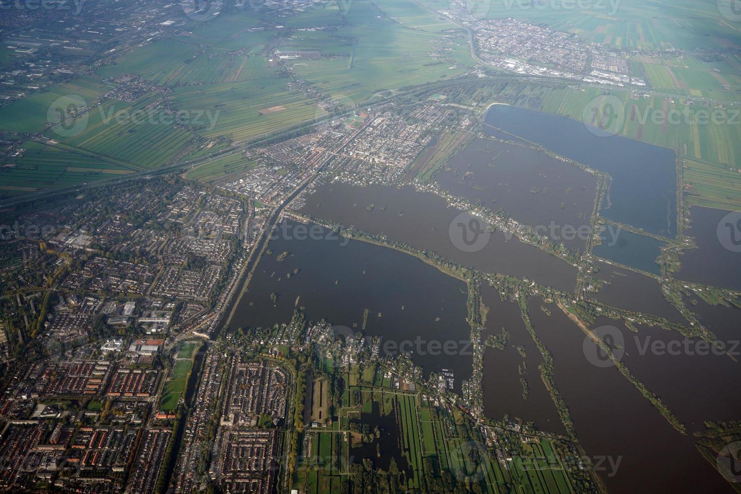 amsterdam campos cultivados panorama aéreo paisaje mientras aterriza foto