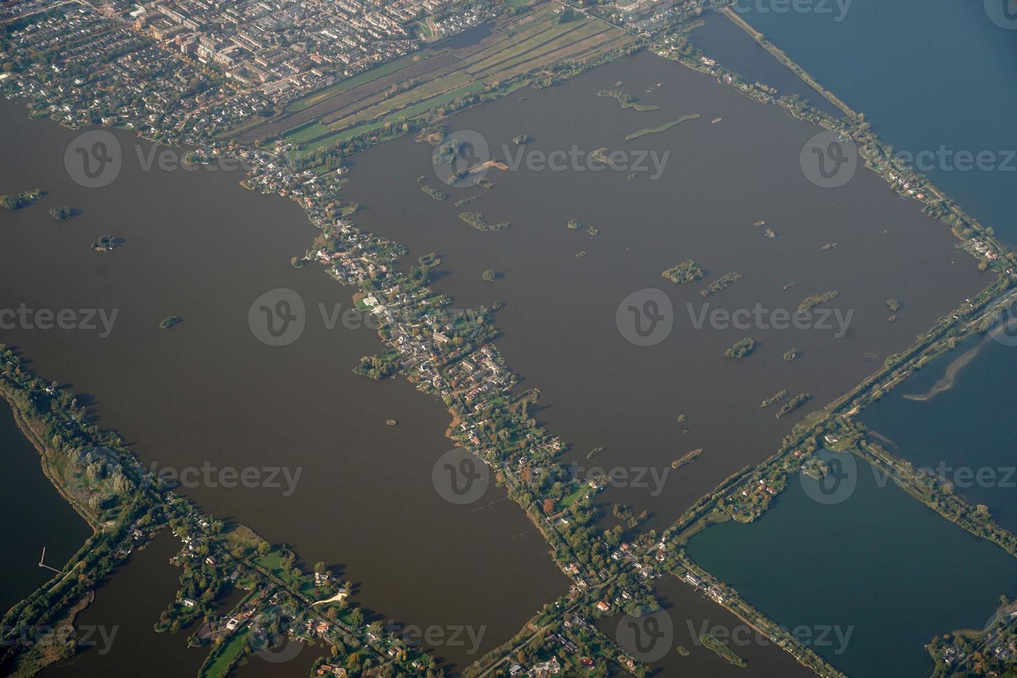 amsterdam campos cultivados panorama aéreo paisaje mientras aterriza foto