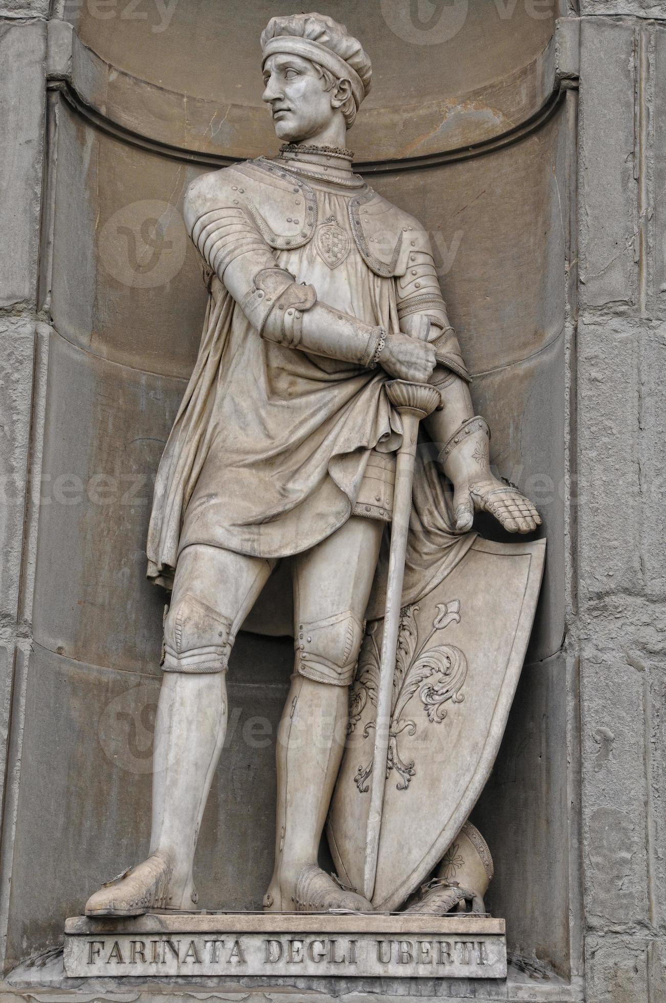 Florence Farinata degli Uberti Statue near Ponte Vecchio 17307410 Stock ... Florence Farinata degli Uberti Statue near Ponte Vecchio 17307410 Stock ...