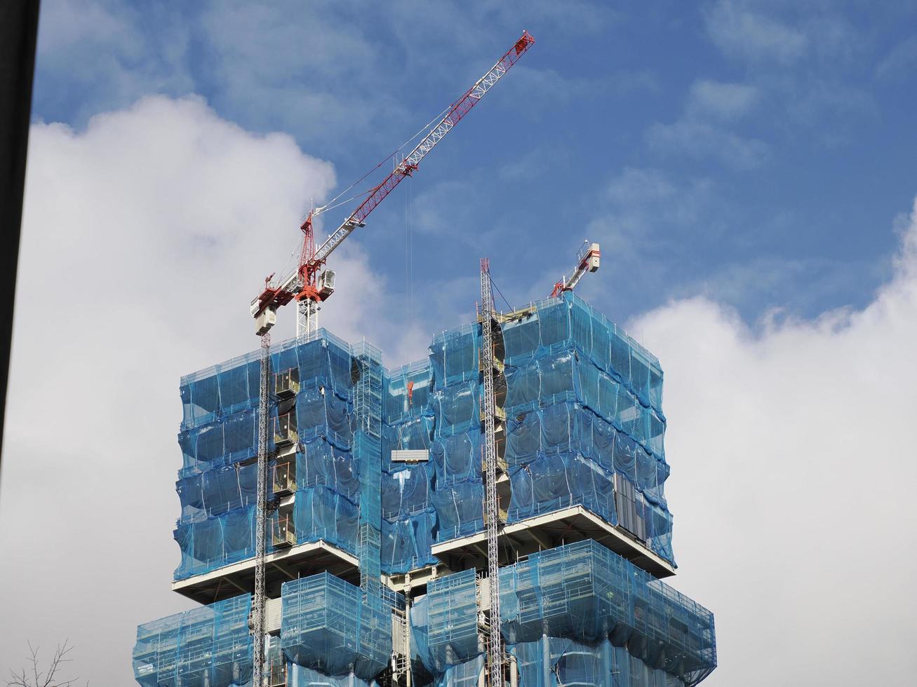 torres de rascacielos colón en proceso de renovación en la plaza de colón en madrid, españa, 2022 foto