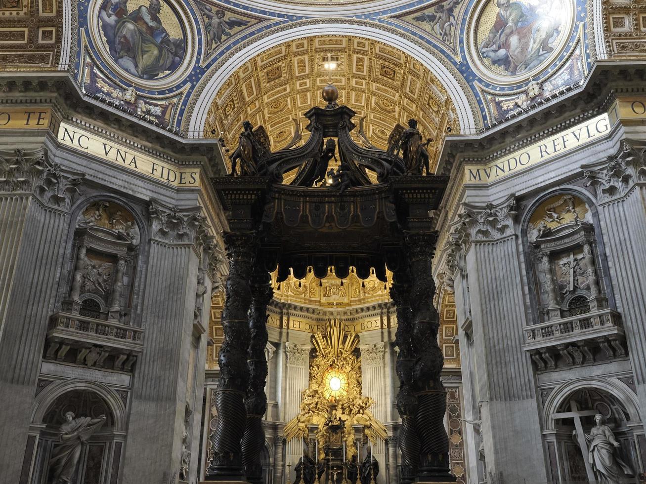 Saint Peter Cathedral in Vatican City, Rome, 2022 photo