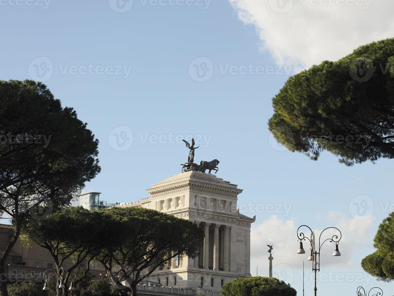 foros imperiales fori imperiali roma edificios en pasarela foto