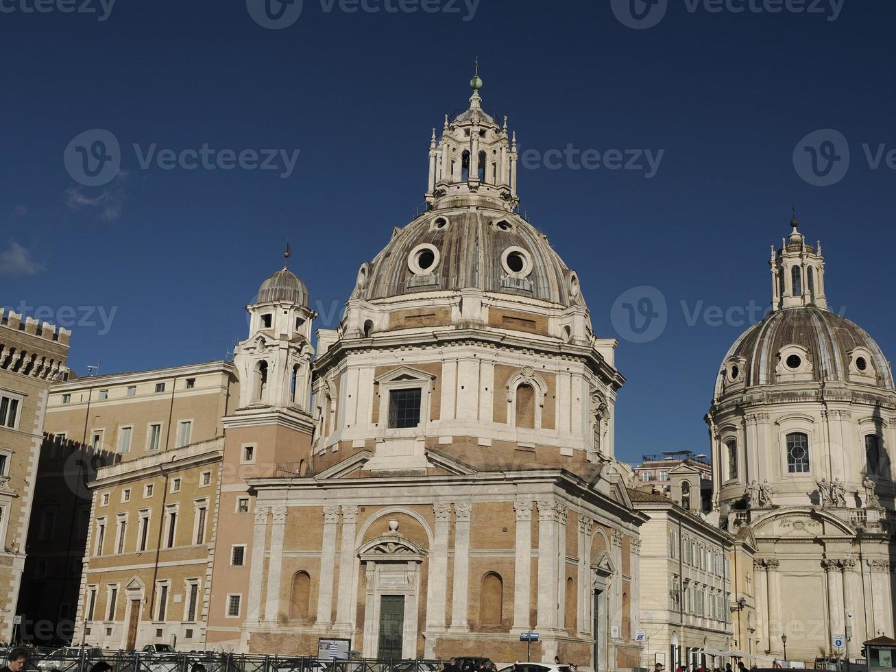 foros imperiales fori imperiali roma edificios en pasarela foto