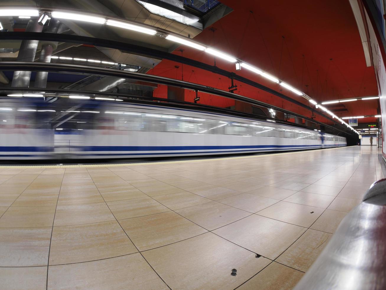 madrid, vista de la estación de metro de chamartín, 2022 foto