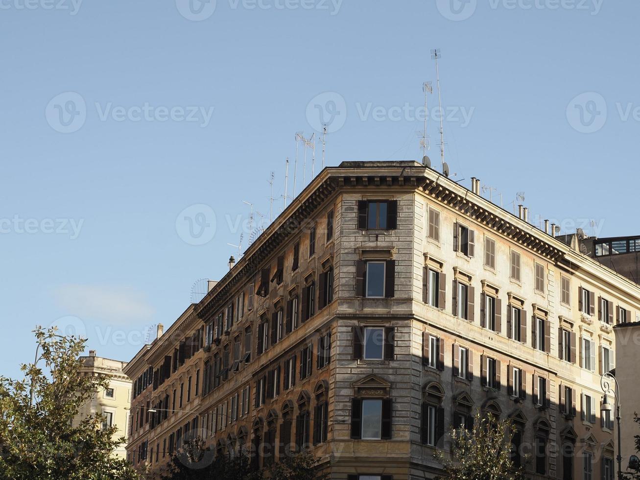 vista de los edificios del distrito de roma monti foto