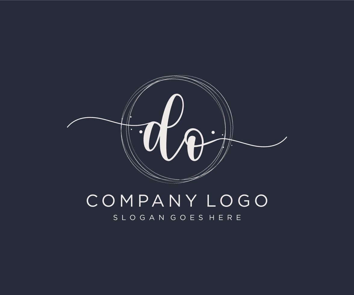 Initial DO feminine logo. Usable for Nature, Salon, Spa, Cosmetic and Beauty Logos. Flat Vector Logo Design Template Element.