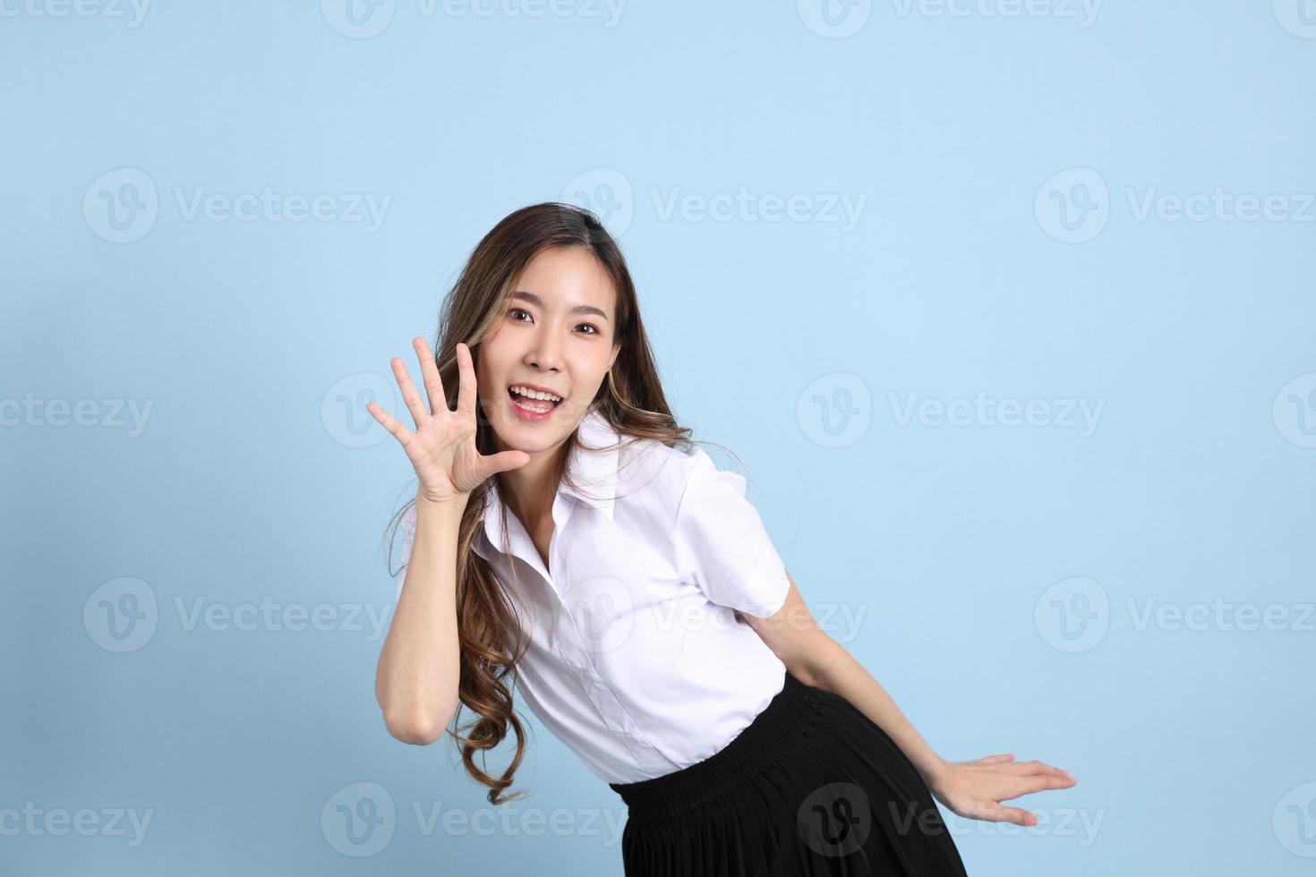 chica en uniforme de estudiante foto