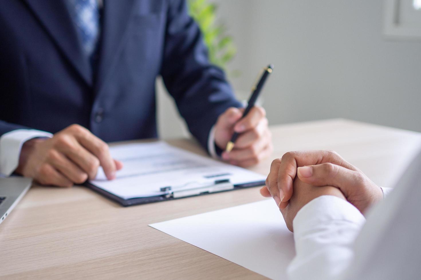 despidos de empresarios en la empresa luego de 4 meses de evaluación de puestos. la dirección informó el motivo del despido. el concepto de un experimento fallido foto