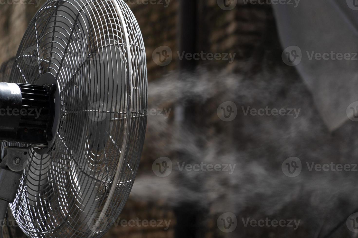 refresher fan with cold water spray photo