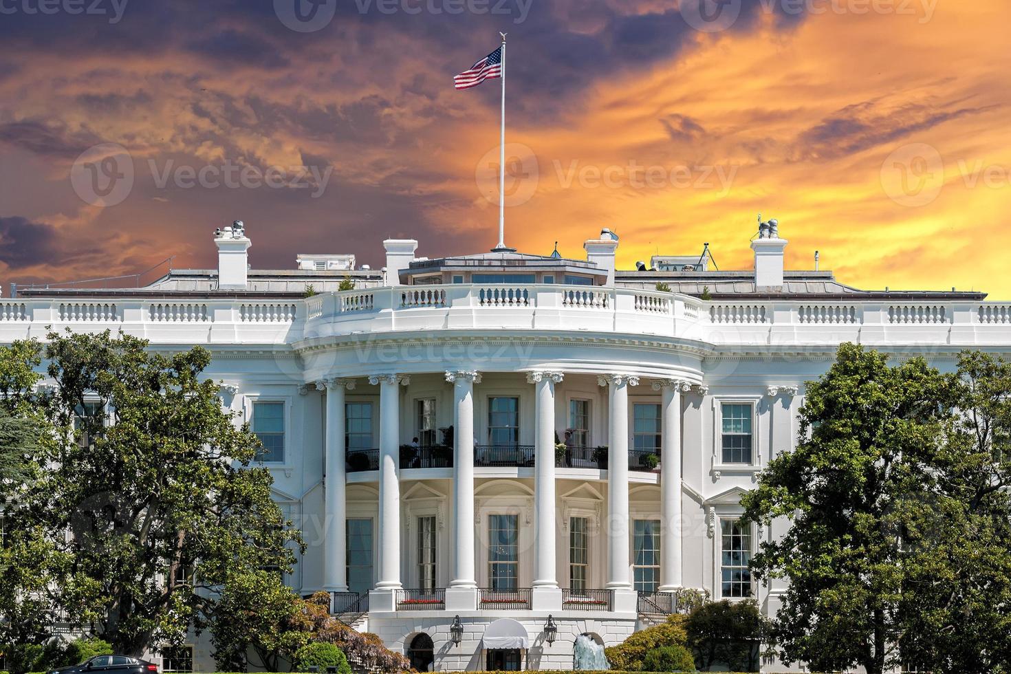 Washington White House on sunset photo