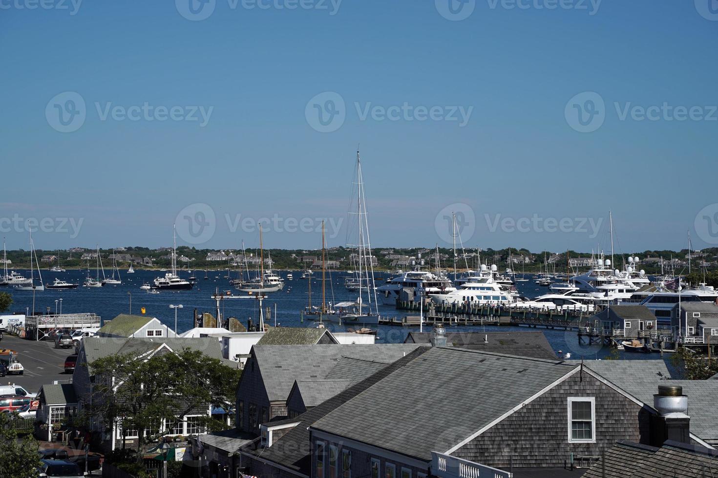 vista panorámica aérea de nantucket en un día soleado foto