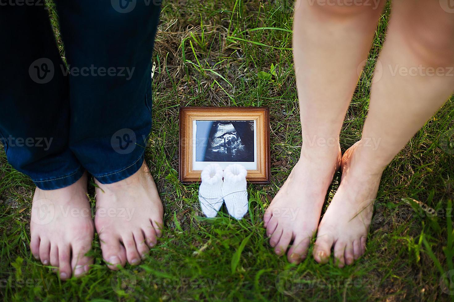 Husband and his pregnant wife photo