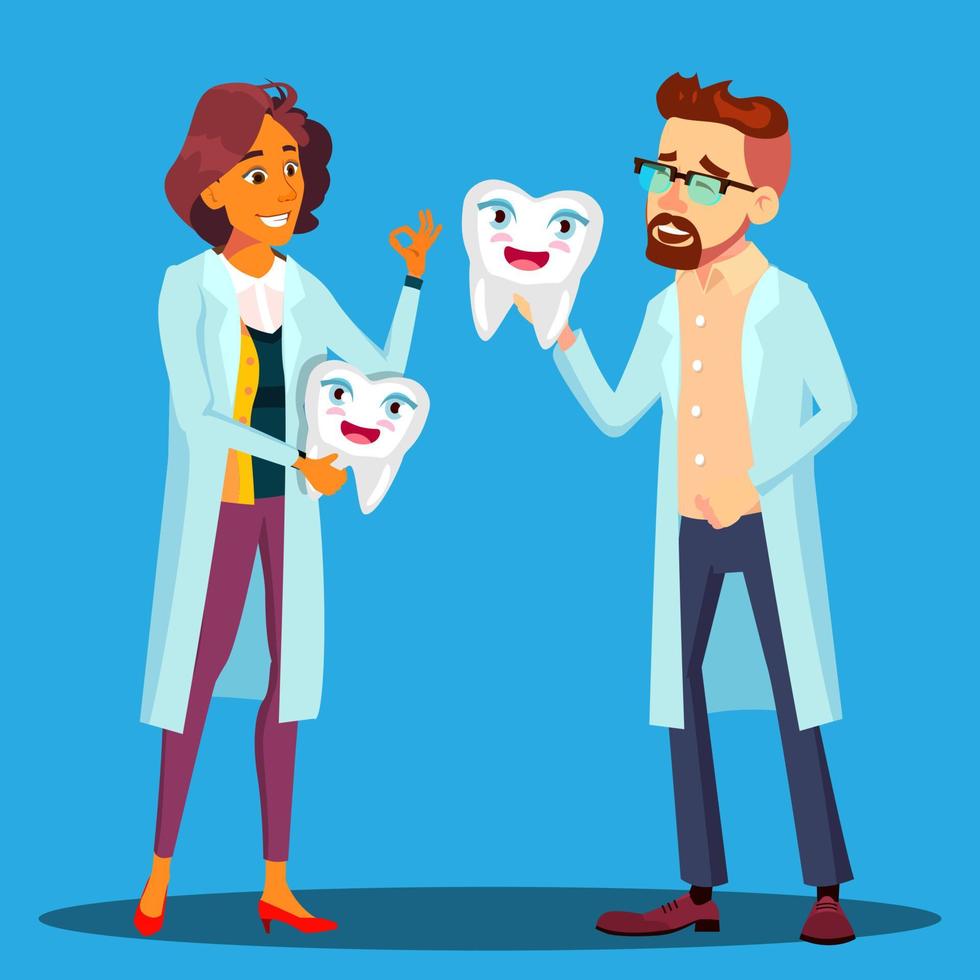 doctor dentista sosteniendo un diente sonriente, hombre y mujer en vector de bata blanca. ilustración de dibujos animados aislados