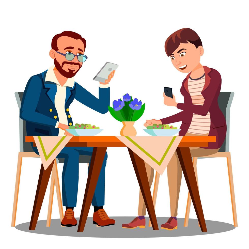 almuerzo de negocios, dos personas en la mesa mirando en su vector de teléfono. ilustración aislada