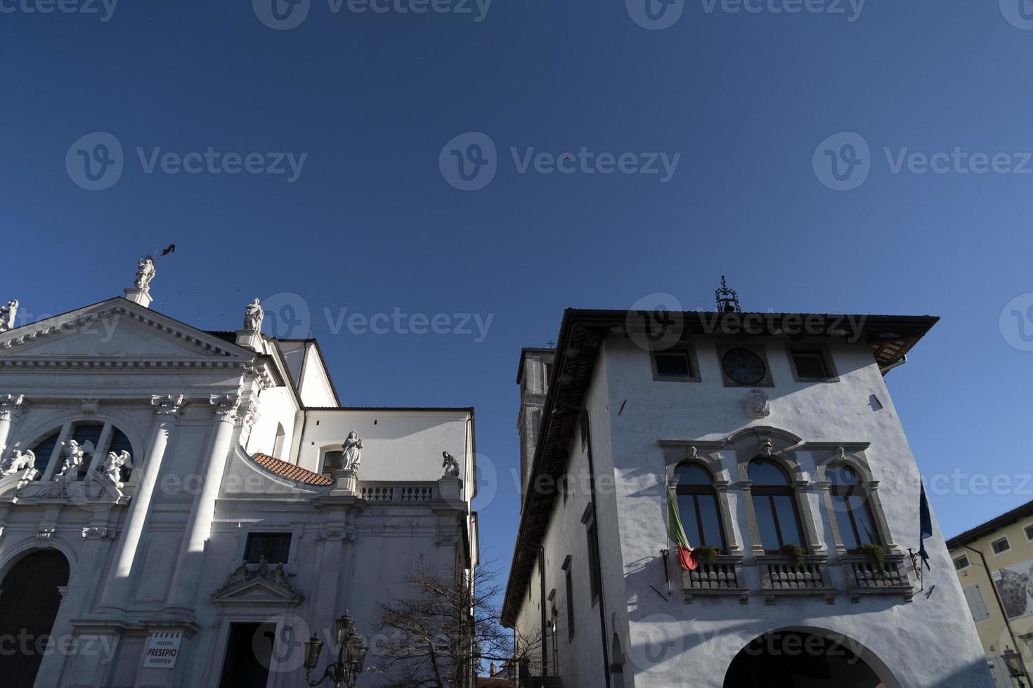 torre de la iglesia de san daniele del friuli foto