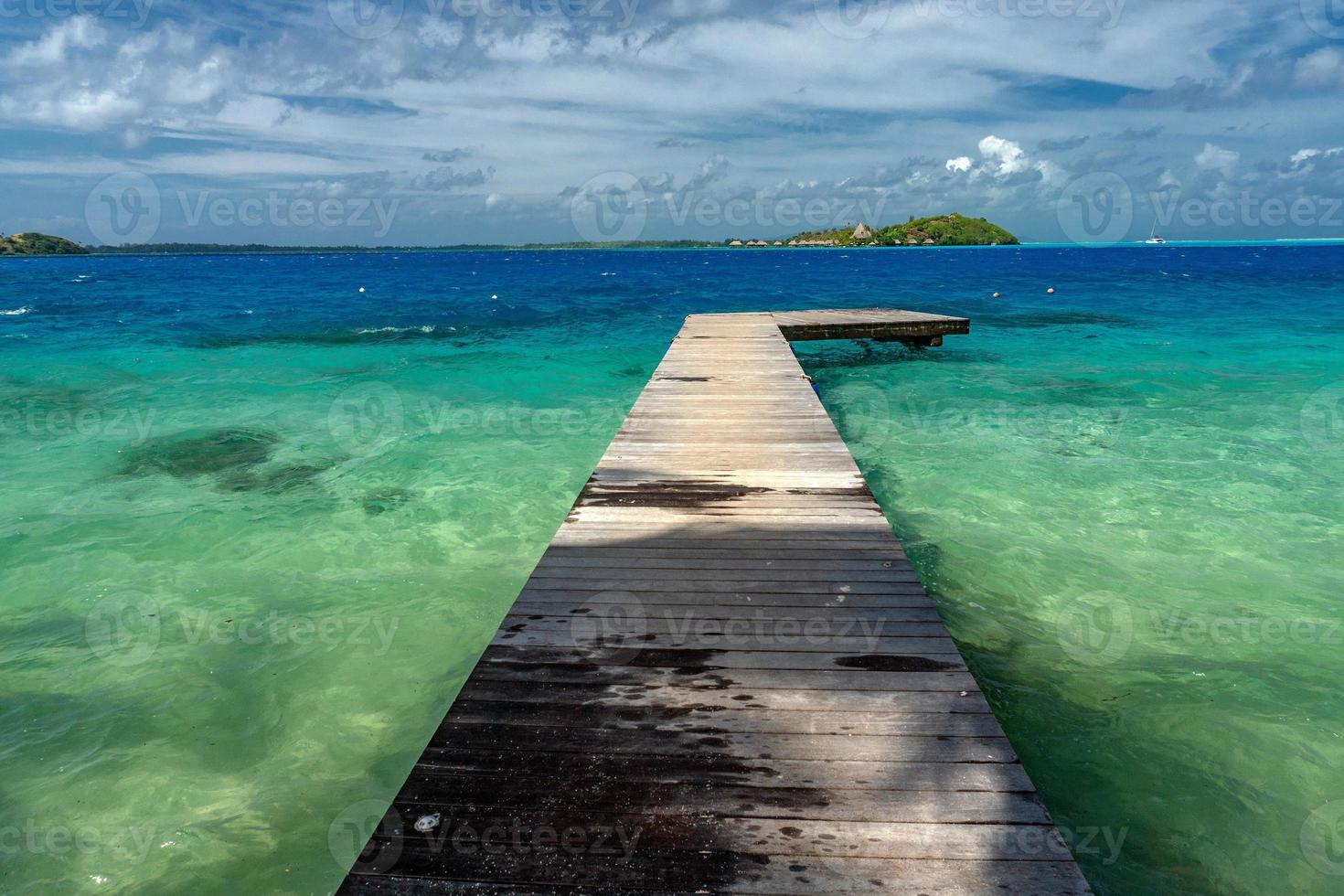 embarcadero bora bora polinesia francesa laguna azul turquesa agua cristalina foto