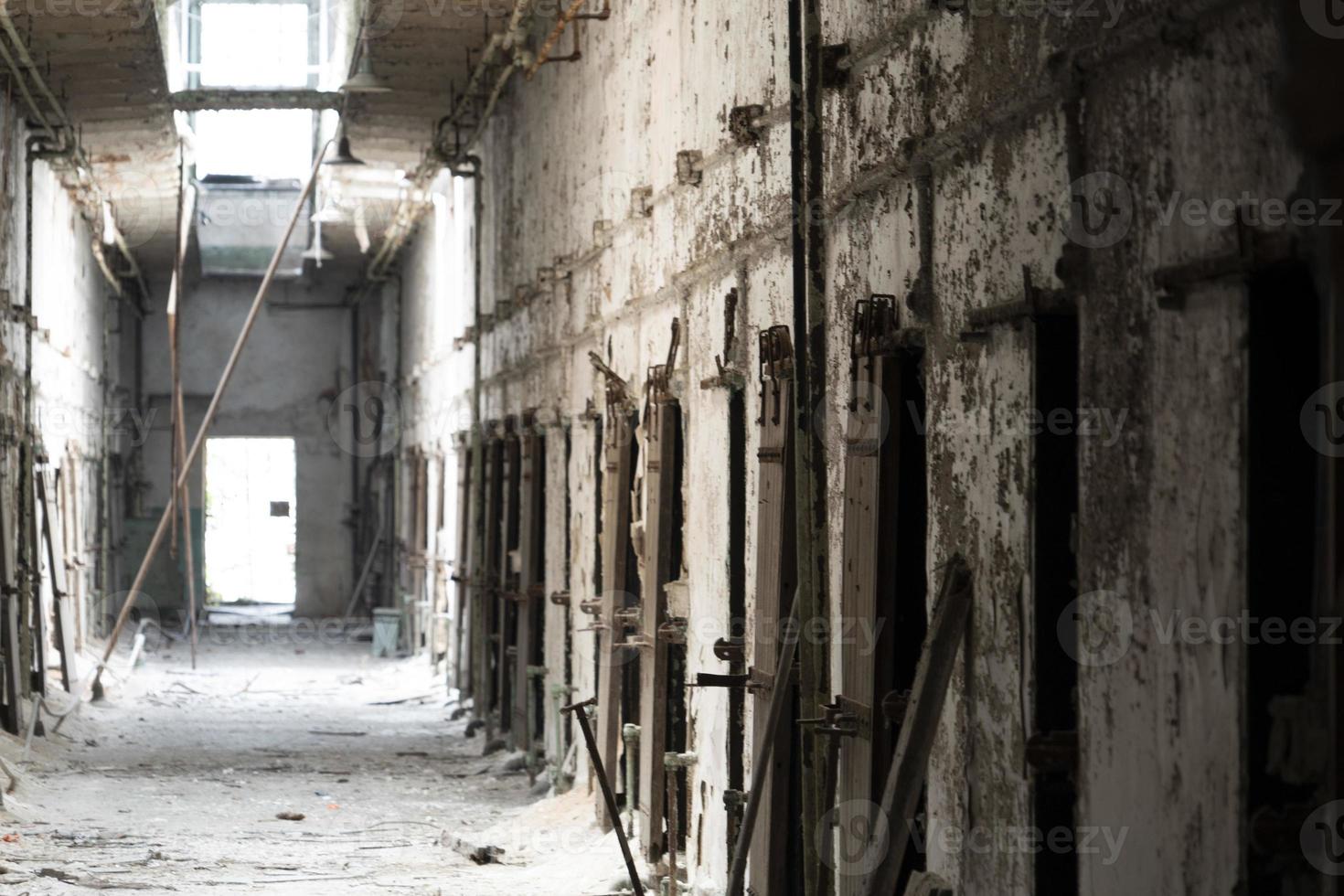 old philadelphia abandoned penitentiary photo