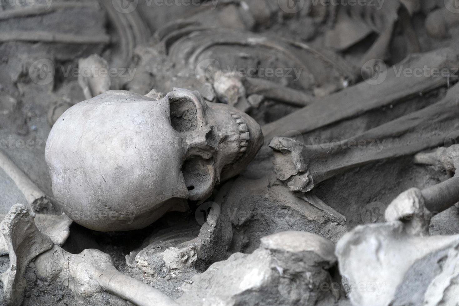 Ercolano Herculaneum fugitives skeletons on the beach photo