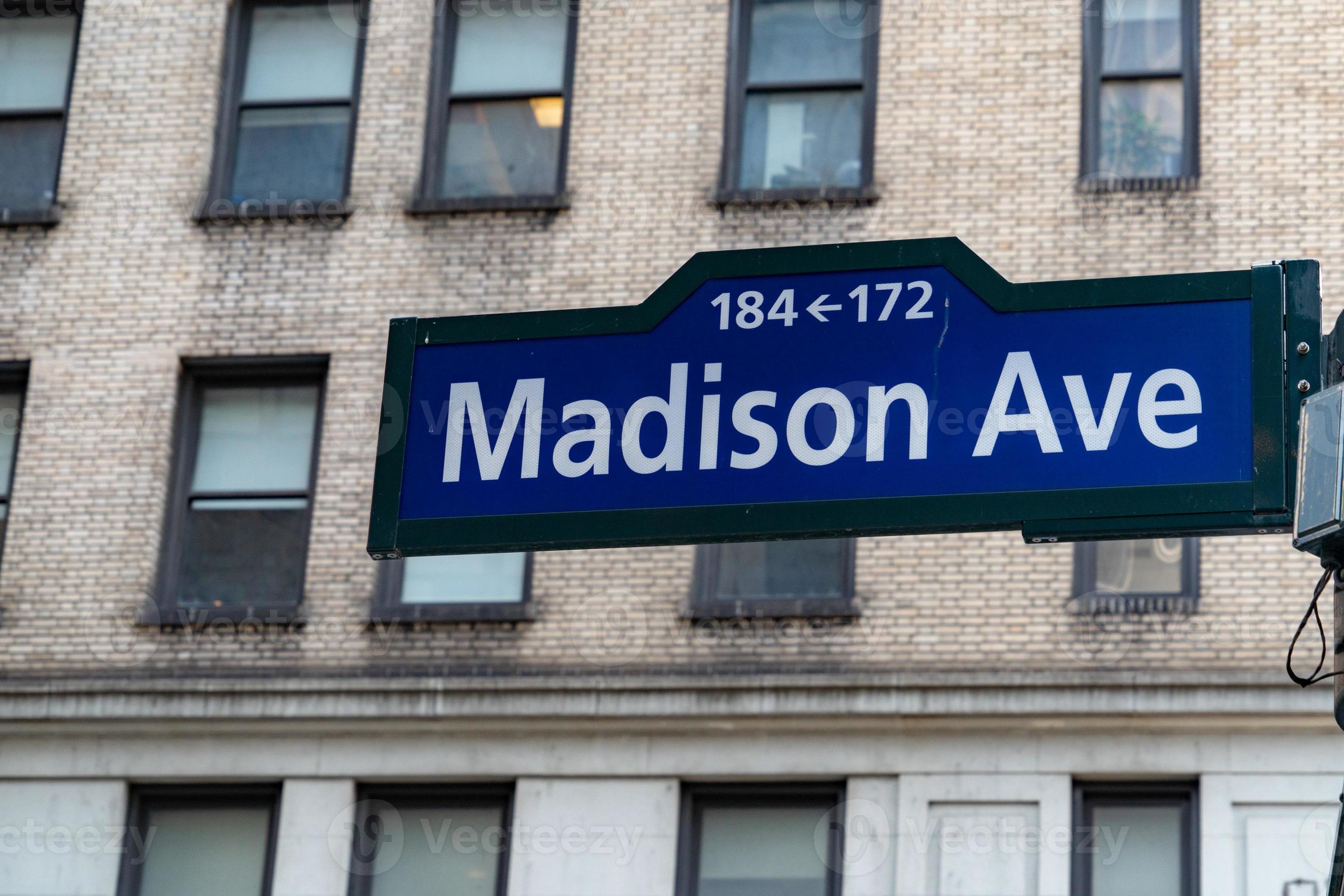 madison avenue street sign nyc 17410215 Stock Photo at Vecteezy