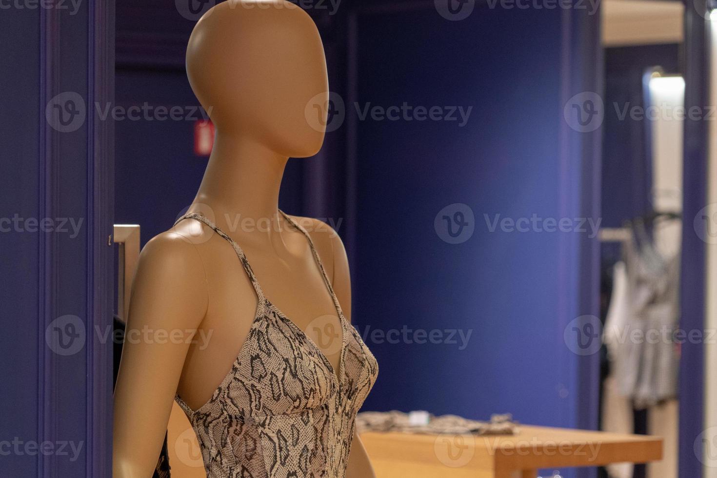 bra sexy woman mannequin detail photo