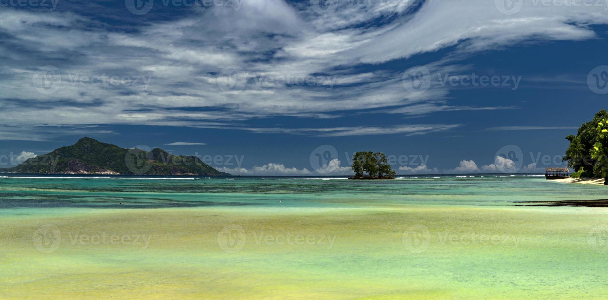 Seychelles turquoise lagoon photo