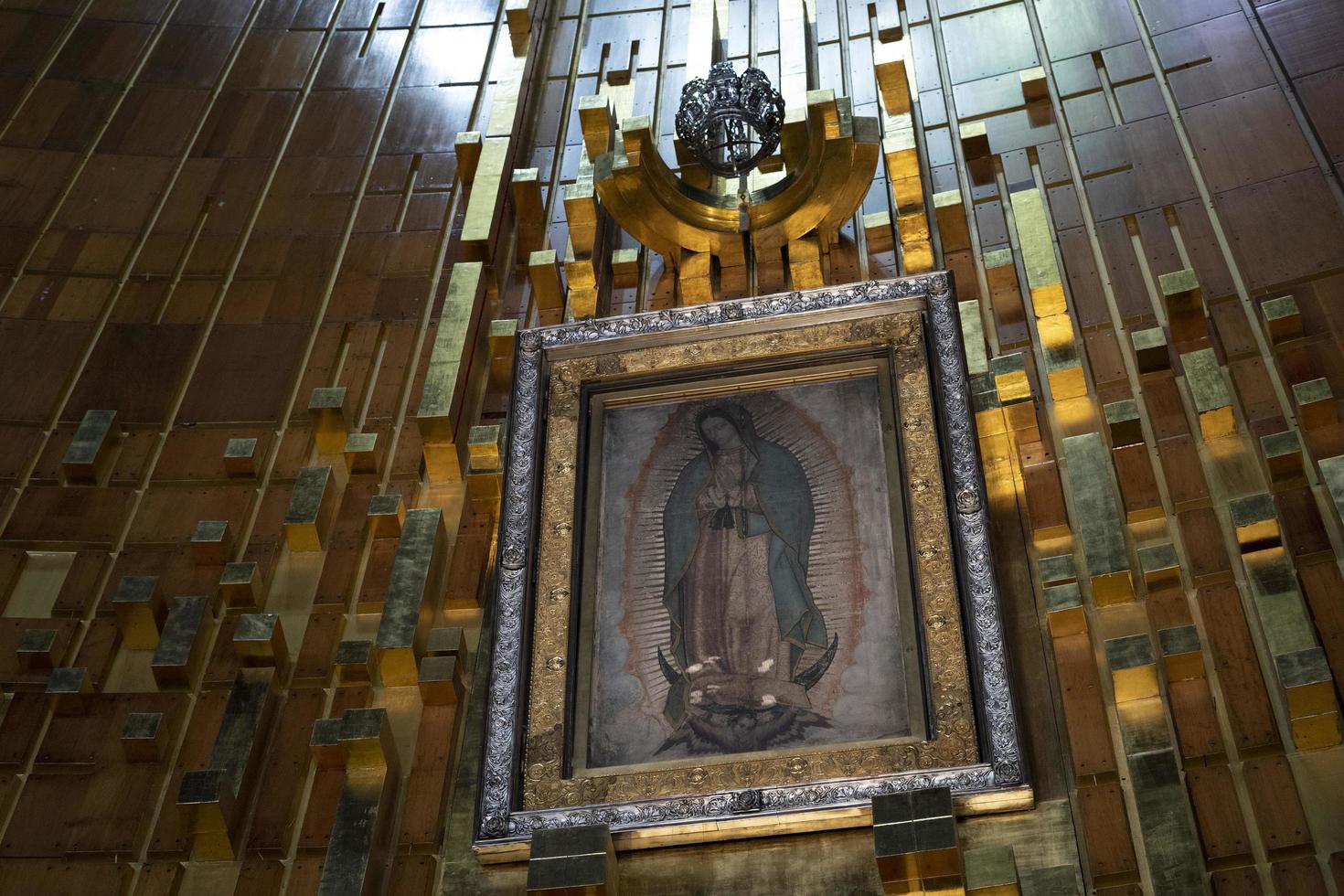 ciudad de méxico, méxico - 30 de enero de 2019 - peregrinos en la catedral de guadalupe foto