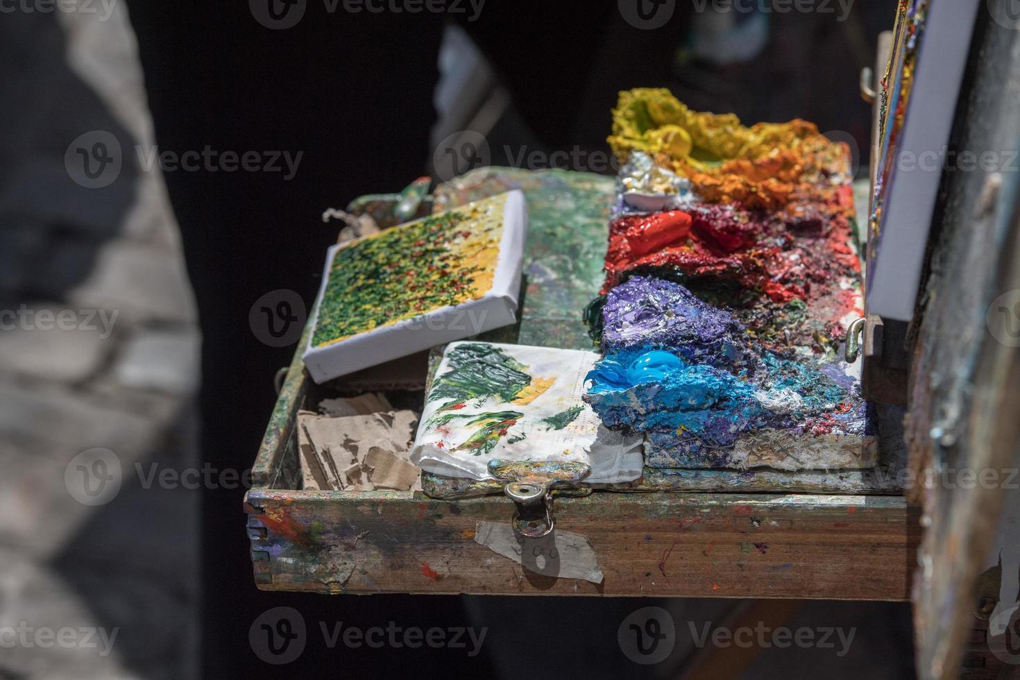 artist color palette close up photo