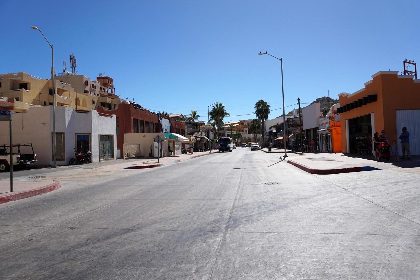 cabo san lucas, méxico - 25 de enero de 2018 - la ciudad de la costa pacífica está llena de turistas foto