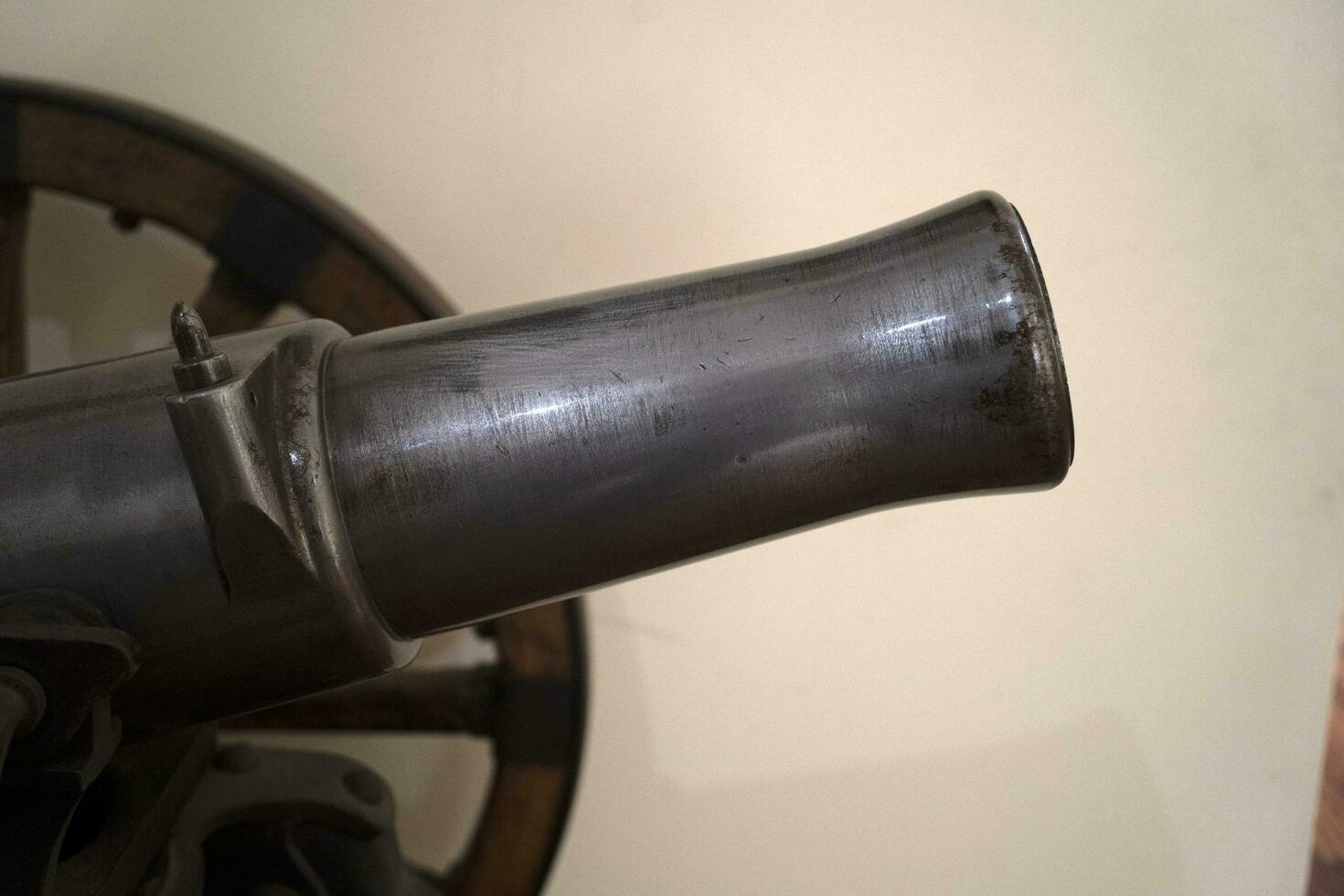 war machine gun close up cannon photo