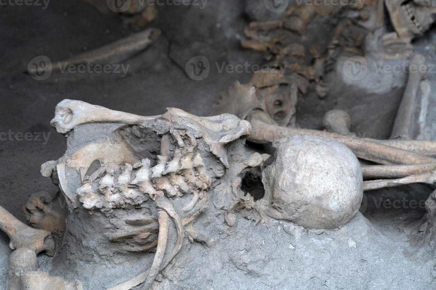 Ercolano Herculaneum fugitives skeletons on the beach photo