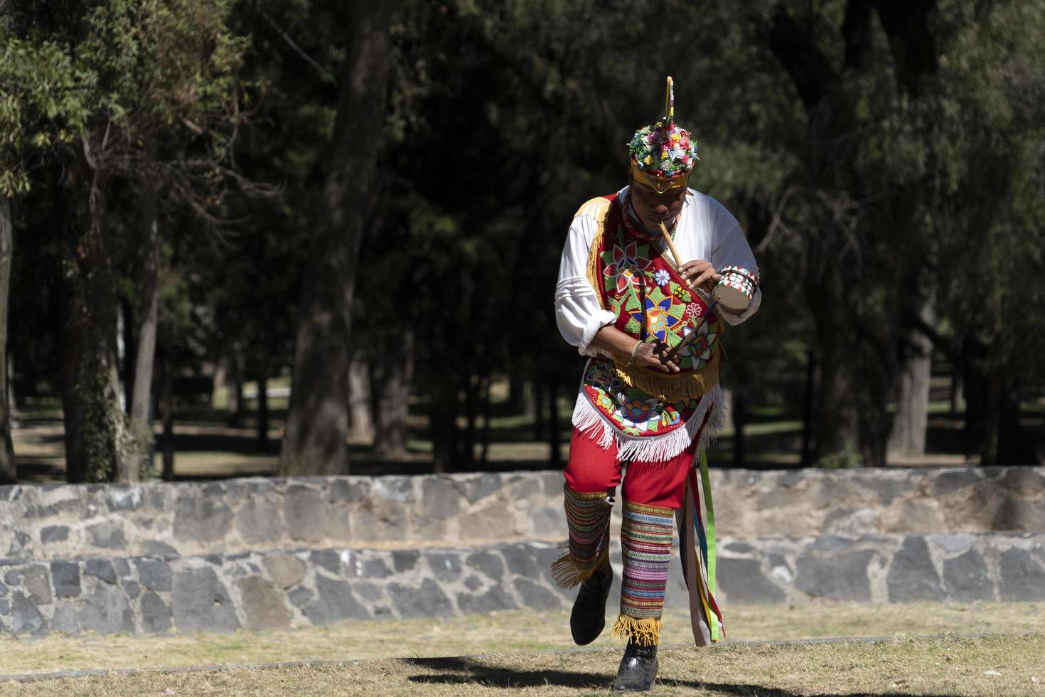 ciudad de méxico, méxico - 30 de enero de 2019 - la antigua danza de los volantes los voladores foto