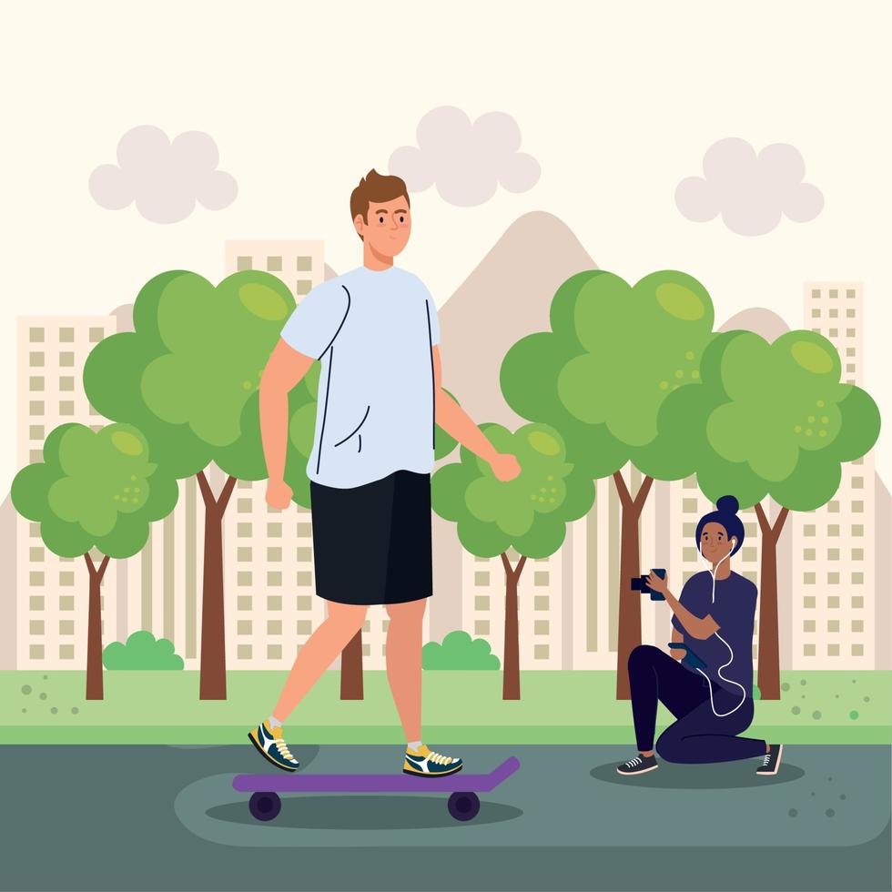 pareja realizando actividades al aire libre, joven en patineta y mujer fotógrafa vector